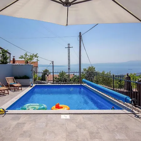 Holiday home Leticija *