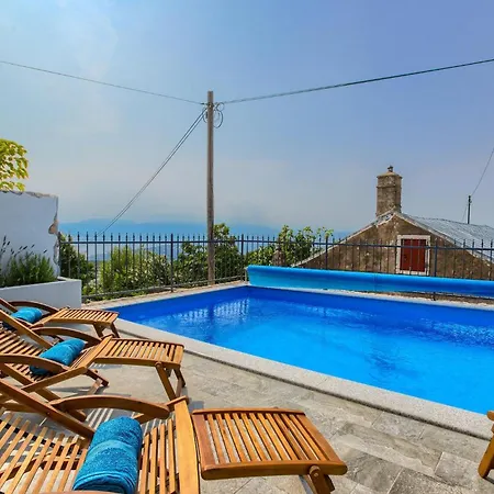 Leticija Holiday home Hreljin