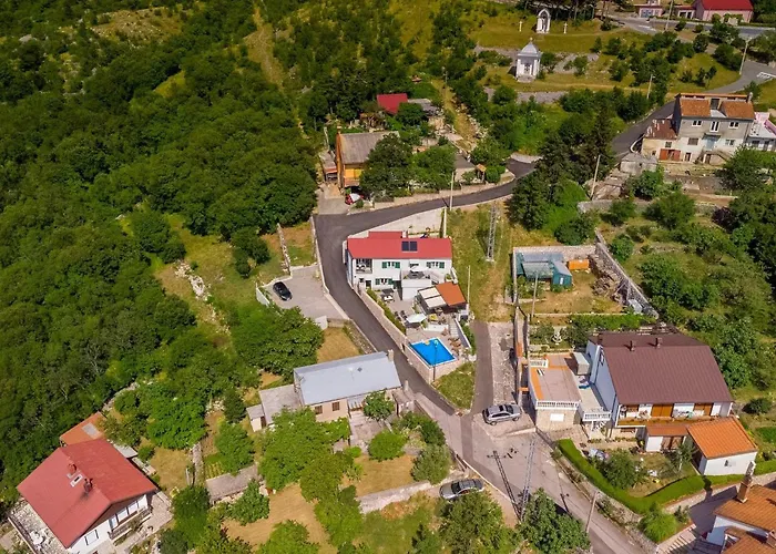 Leticija Holiday home *